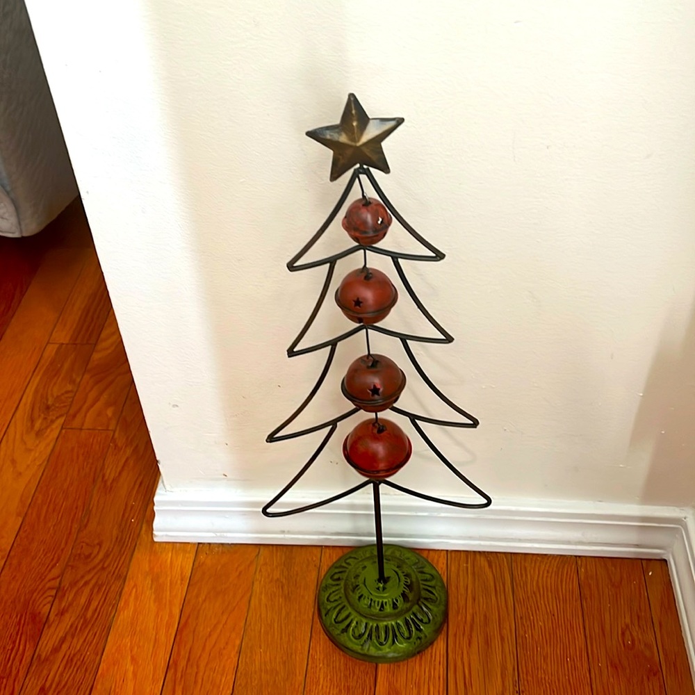 18” Metal Ringing Bell Christmas Tree Statue/Figurine Decor